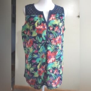 Fresh sleeveless blouse size M